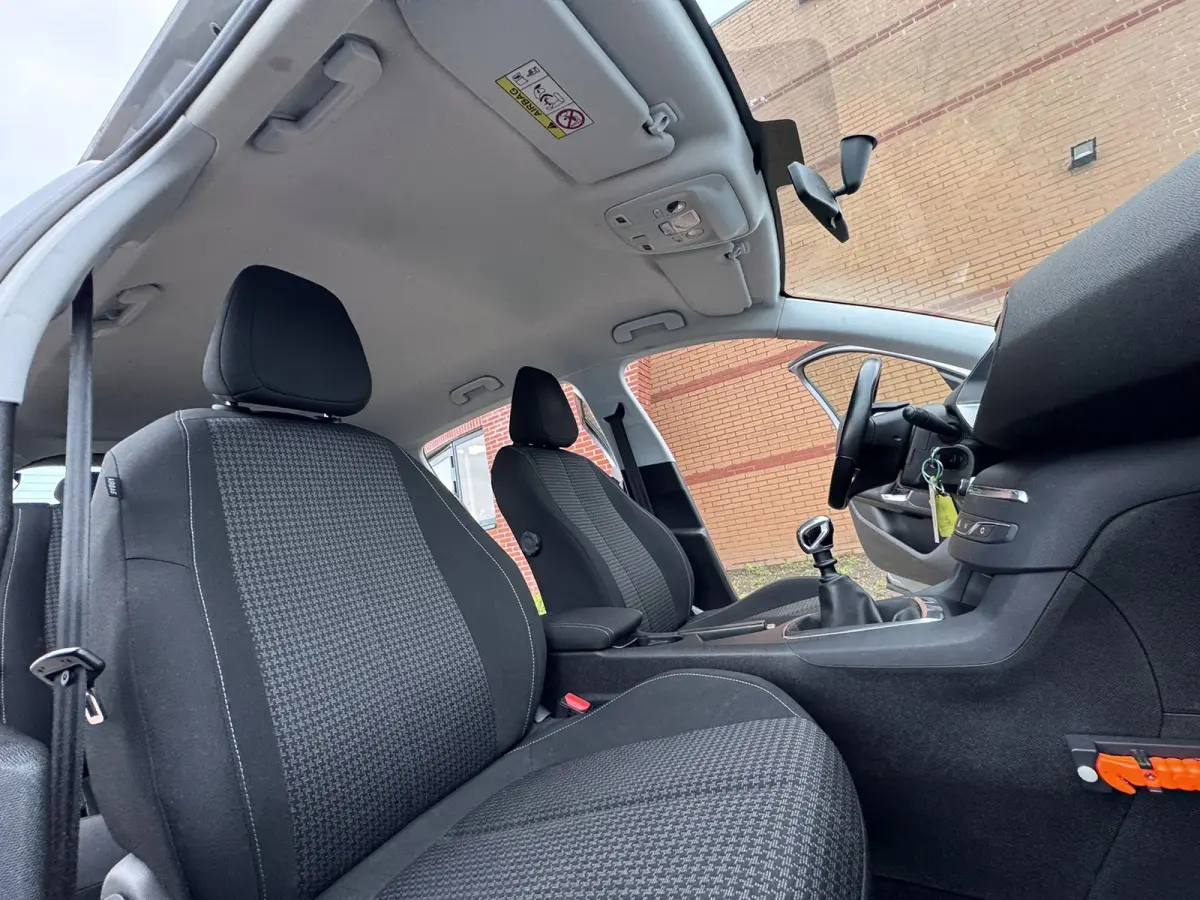 1.5 BlueHDi Blue Lease, Euro 6, Apple Carplay, Marge
