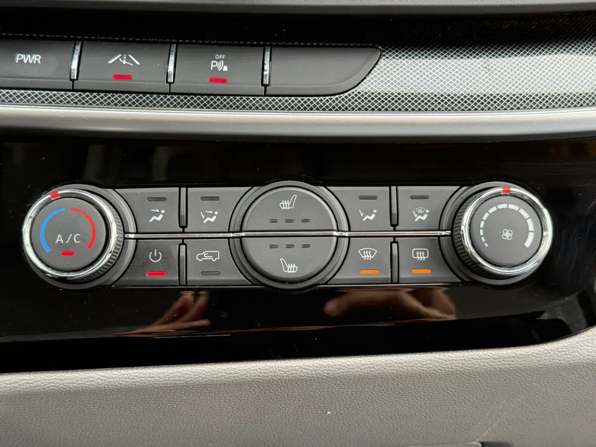 72kWh 204PK Elektrisch L3H2 280km WLTP ACC Stoelverwarming Snelladen Carplay LED Airco