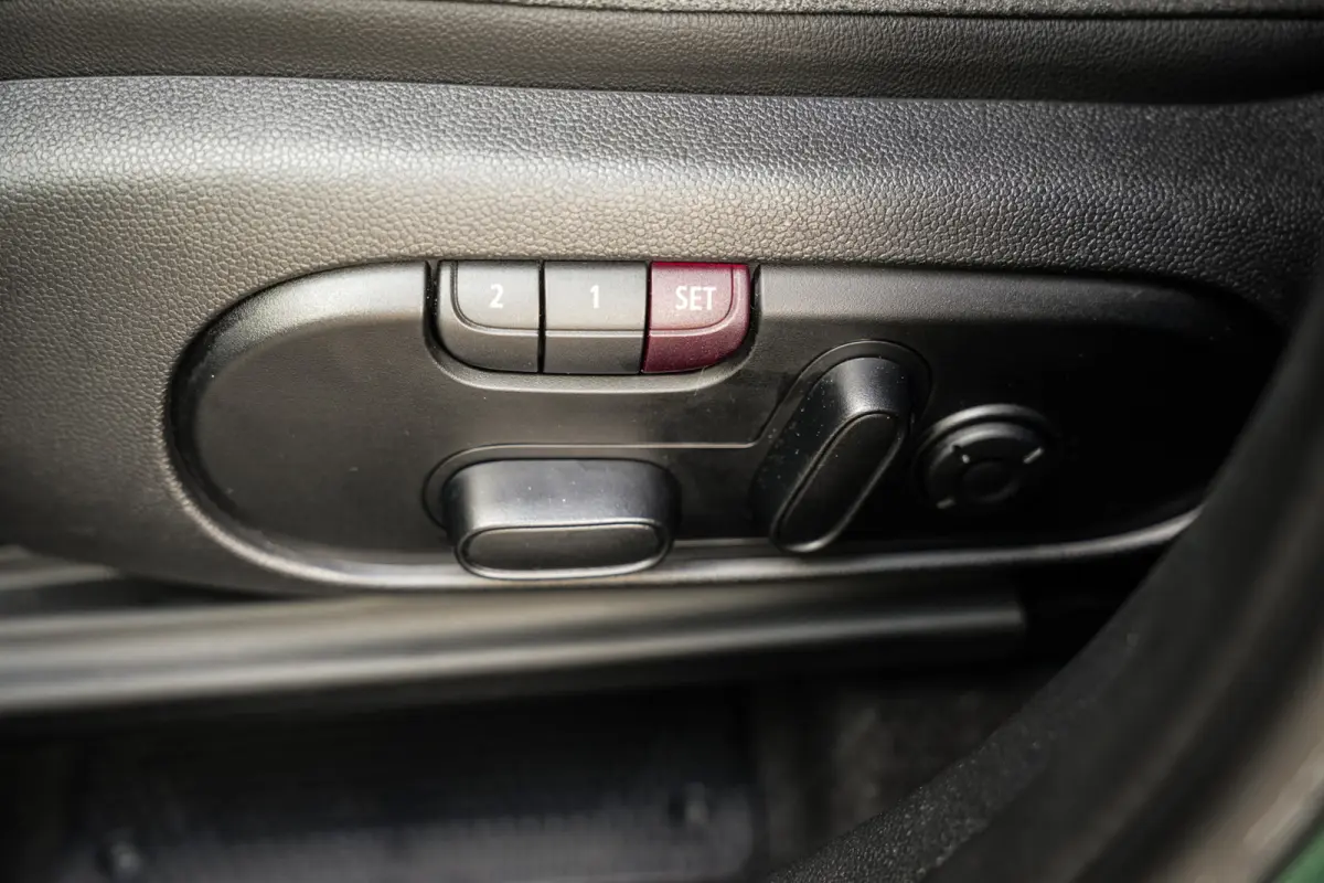 1.5 Cooper ALL4 Untamed Edition | Pano | Carplay | H&K | H.Leder | ACC | Groen metalic |