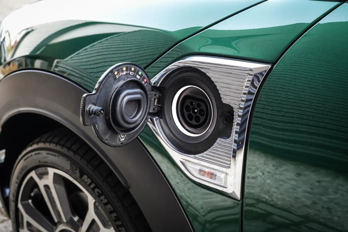 1.5 Cooper ALL4 Untamed Edition | Pano | Carplay | H&K | H.Leder | ACC | Groen metalic |