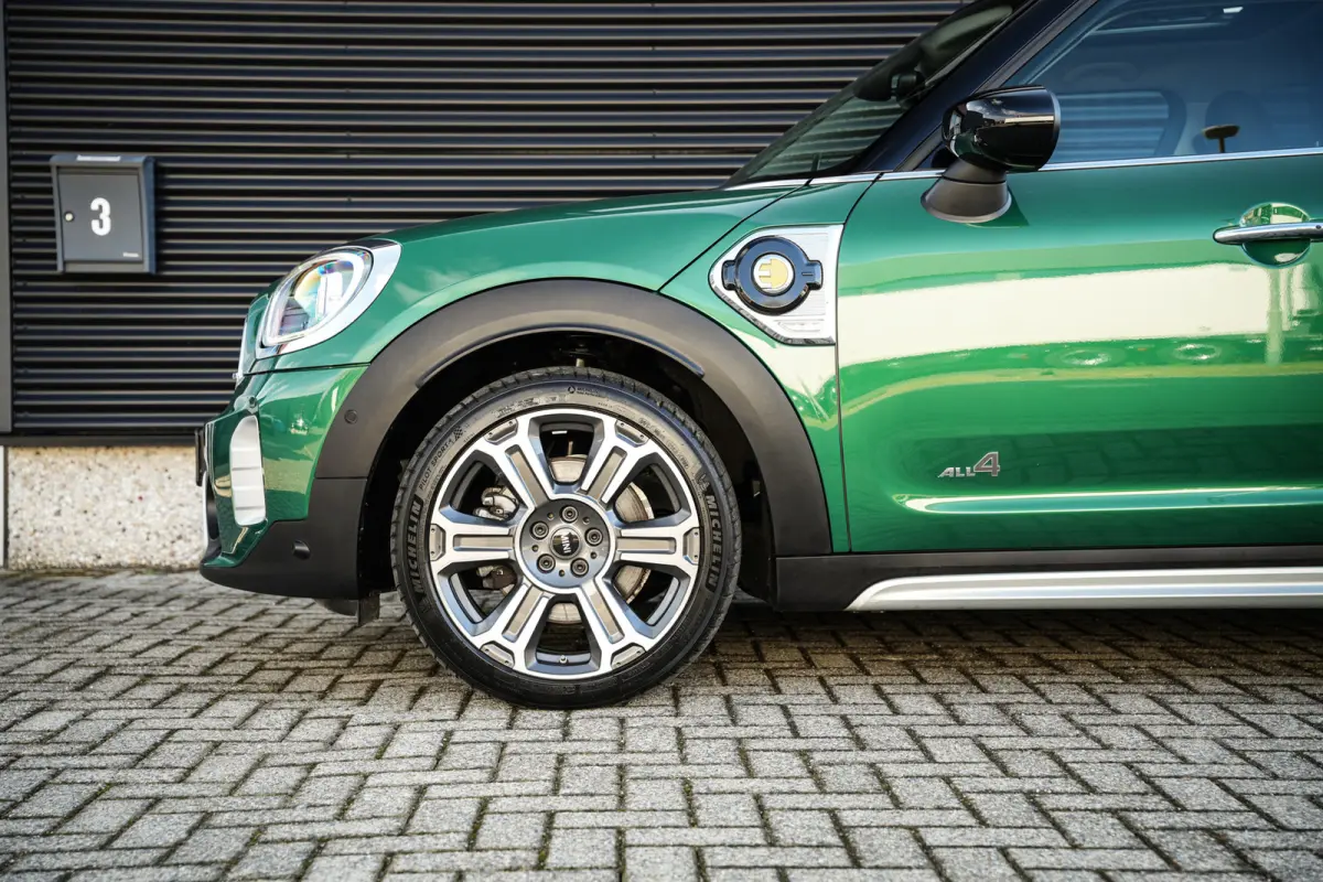 1.5 Cooper ALL4 Untamed Edition | Pano | Carplay | H&K | H.Leder | ACC | Groen metalic |