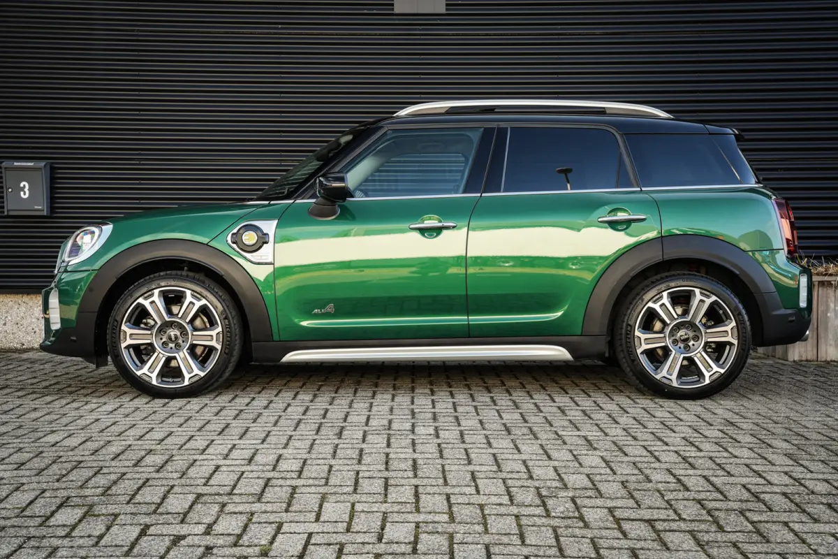 1.5 Cooper ALL4 Untamed Edition | Pano | Carplay | H&K | H.Leder | ACC | Groen metalic |