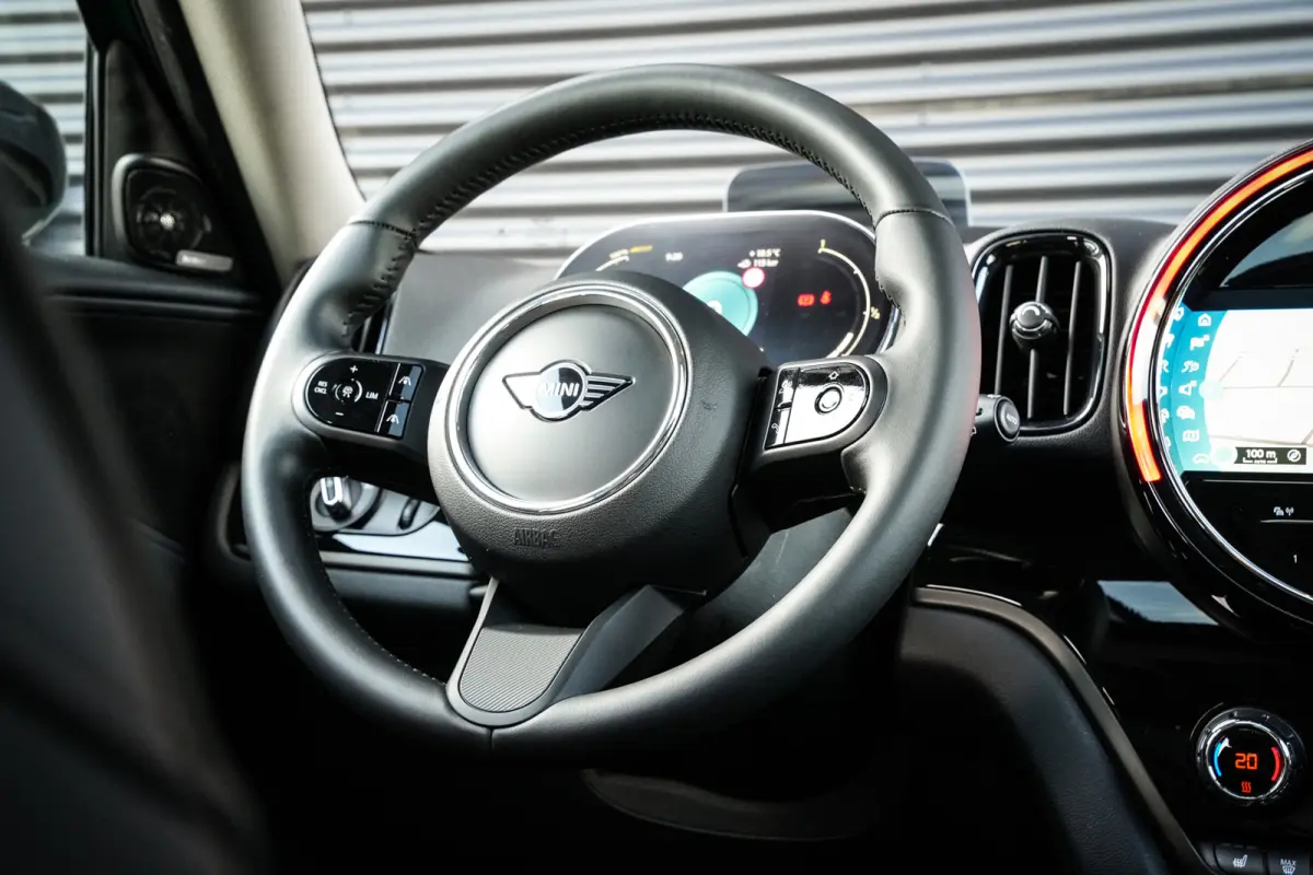 1.5 Cooper ALL4 Untamed Edition | Pano | Carplay | H&K | H.Leder | ACC | Groen metalic |