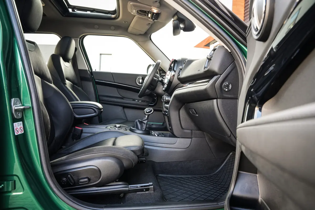 1.5 Cooper ALL4 Untamed Edition | Pano | Carplay | H&K | H.Leder | ACC | Groen metalic |
