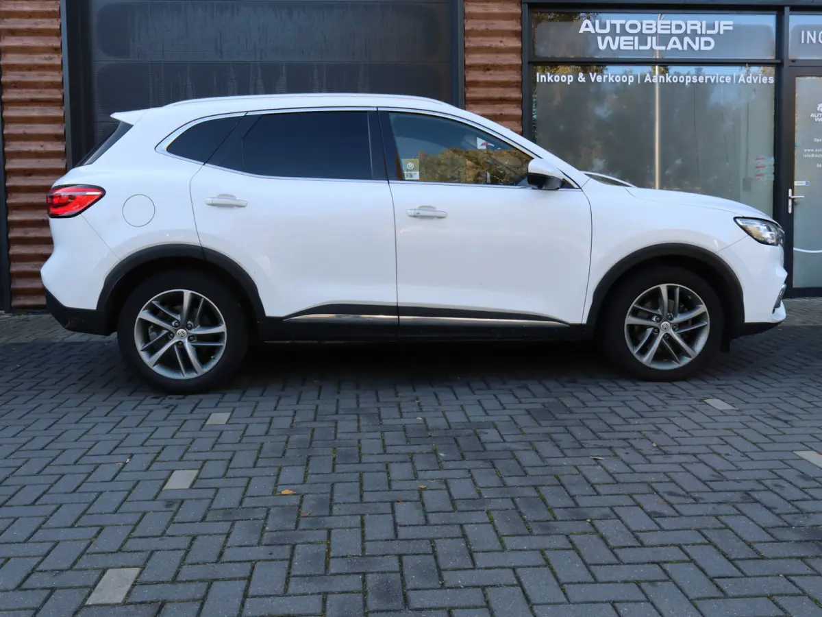 1.5 TGDI Luxury 258PK Black Edition panoramadak SOH 97% I Leer I elek.stoelen I apple carplay I 360 I Winterpakket I Panoramadak I