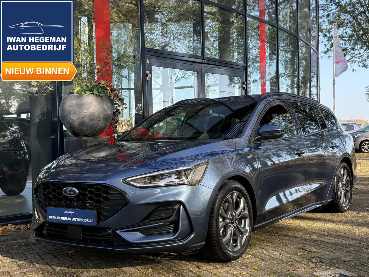 1.0 EcoBoost Hybrid ST Line | Winter Pack | PDC + Camera | Climate control | Apple Carplay/Android Auto |