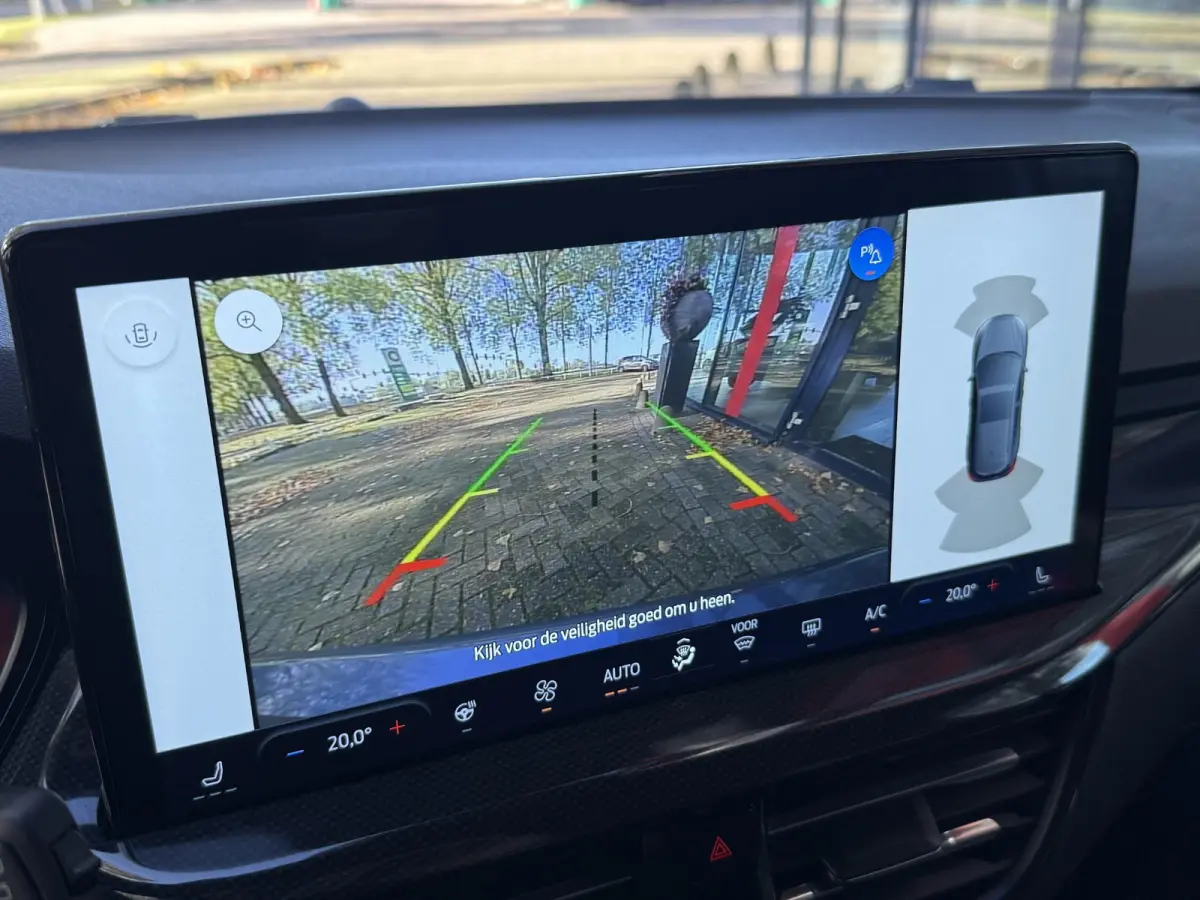 1.0 EcoBoost Hybrid ST Line | Winter Pack | PDC + Camera | Climate control | Apple Carplay/Android Auto |