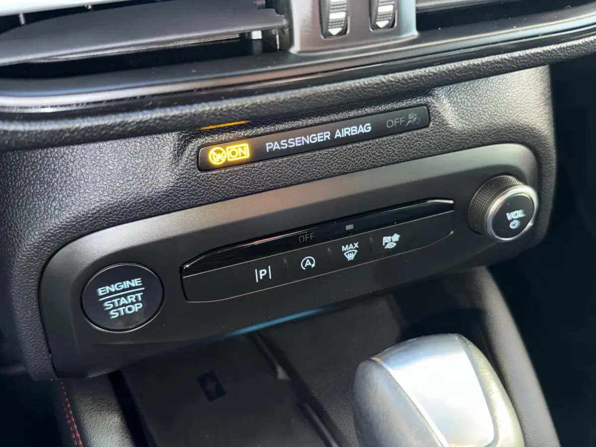 1.0 EcoBoost Hybrid ST Line | Winter Pack | PDC + Camera | Climate control | Apple Carplay/Android Auto |