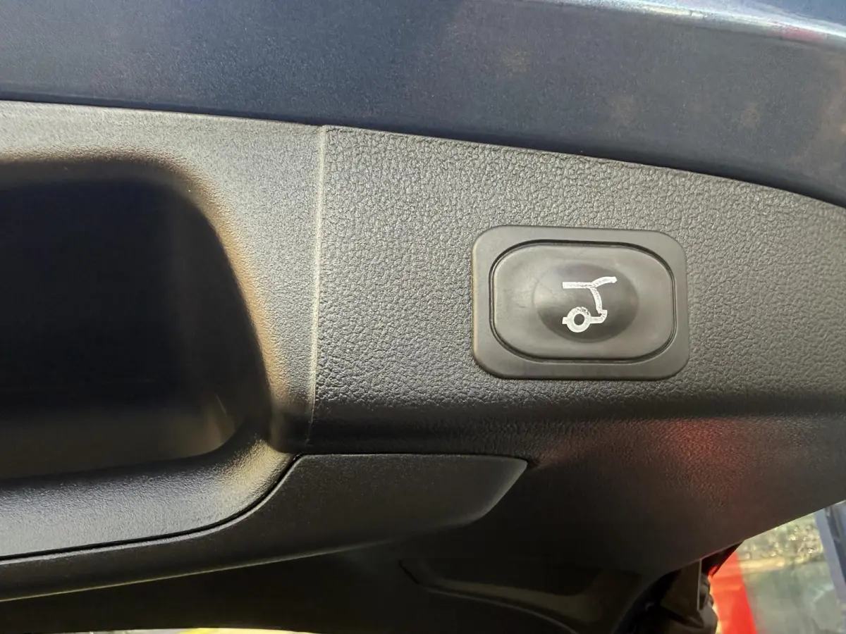 1.0 EcoBoost Hybrid ST Line | Winter Pack | PDC + Camera | Climate control | Apple Carplay/Android Auto |