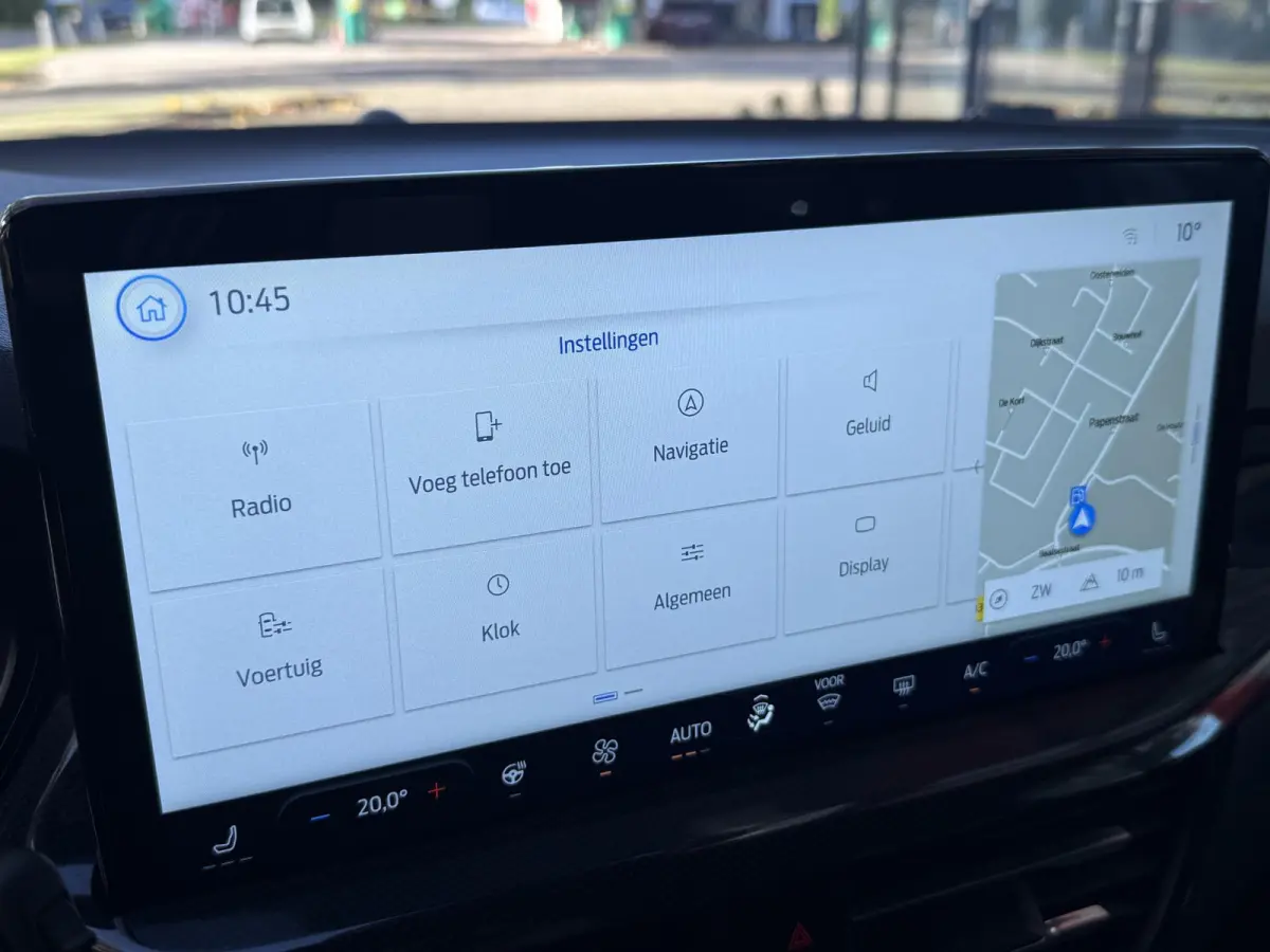 1.0 EcoBoost Hybrid ST Line | Winter Pack | PDC + Camera | Climate control | Apple Carplay/Android Auto |
