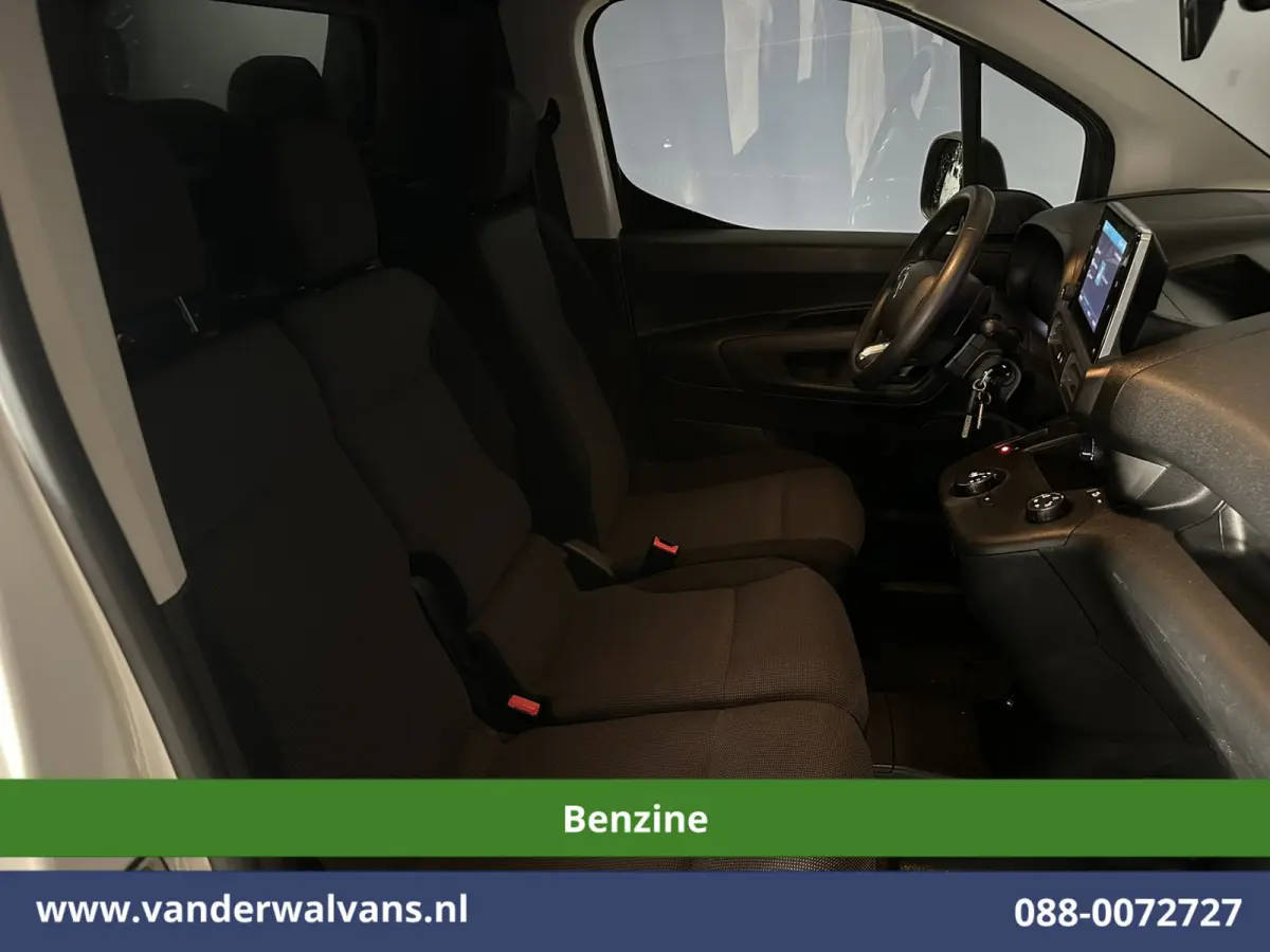 1.2 PureTech 130pk Automaat Benzine L1H1 Euro6 Airco | 3-zits | Camera | Navigatie | Apple Carplay Cruisecontrol, Android Auto, Parkeersensoren, Bijrijdersbank, BPM VRIJ