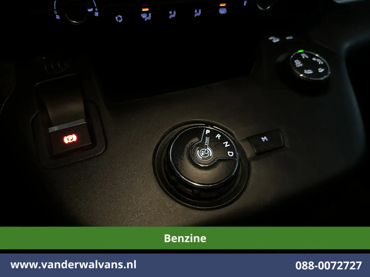 1.2 PureTech 130pk Automaat Benzine L1H1 Euro6 Airco | 3-zits | Camera | Navigatie | Apple Carplay Cruisecontrol, Android Auto, Parkeersensoren, Bijrijdersbank, BPM VRIJ