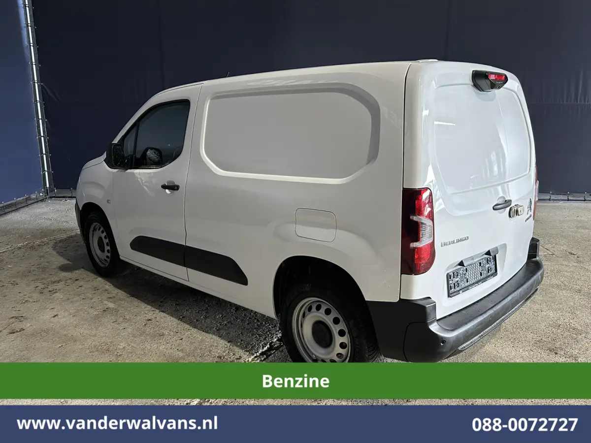 1.2 PureTech 130pk Automaat Benzine L1H1 Euro6 Airco | 3-zits | Camera | Navigatie | Apple Carplay Cruisecontrol, Android Auto, Parkeersensoren, Bijrijdersbank, BPM VRIJ