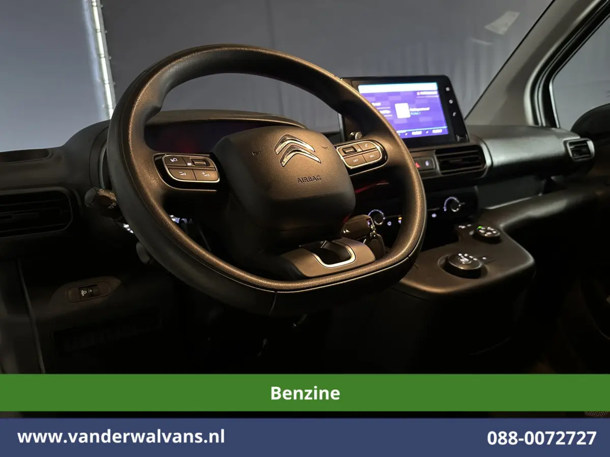 1.2 PureTech 130pk Automaat Benzine L1H1 Euro6 Airco | 3-zits | Camera | Navigatie | Apple Carplay Cruisecontrol, Android Auto, Parkeersensoren, Bijrijdersbank, BPM VRIJ