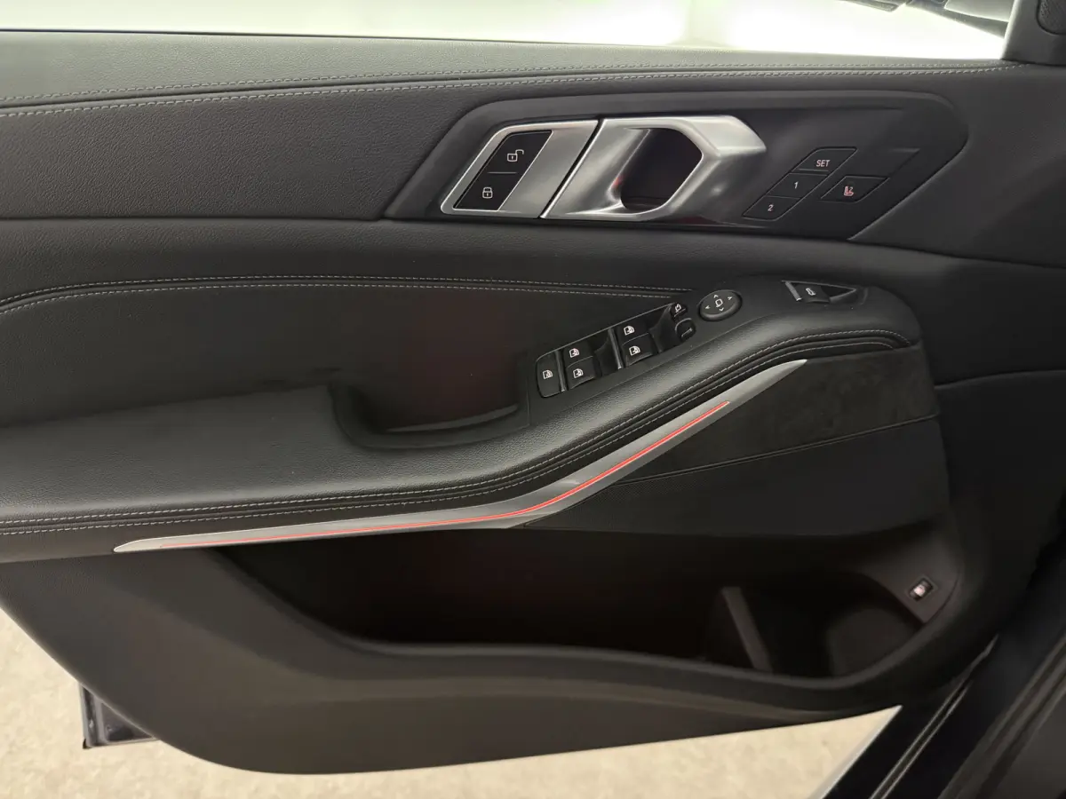 xDrive45e M-Sport Shadowline | Luchtvering | Pano | Camera | Virtual | HuD | Memory | Sfeer | Carplay