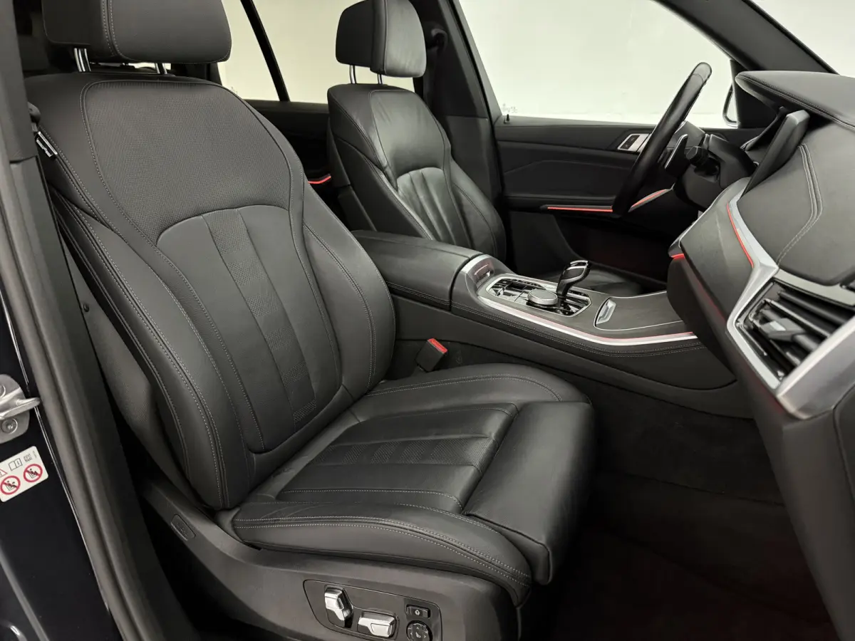 xDrive45e M-Sport Shadowline | Luchtvering | Pano | Camera | Virtual | HuD | Memory | Sfeer | Carplay