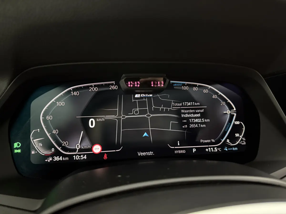 xDrive45e M-Sport Shadowline | Luchtvering | Pano | Camera | Virtual | HuD | Memory | Sfeer | Carplay