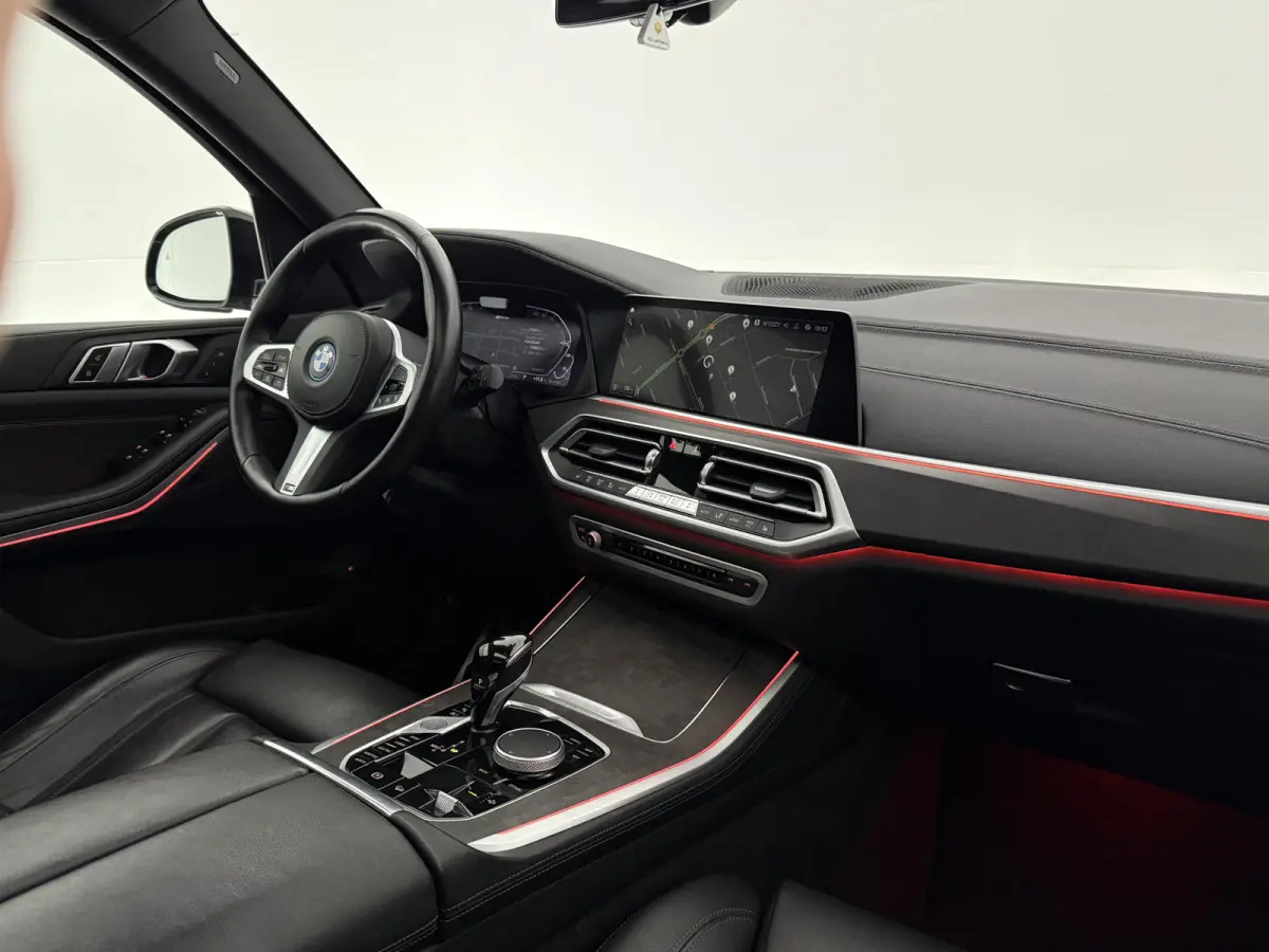 xDrive45e M-Sport Shadowline | Luchtvering | Pano | Camera | Virtual | HuD | Memory | Sfeer | Carplay