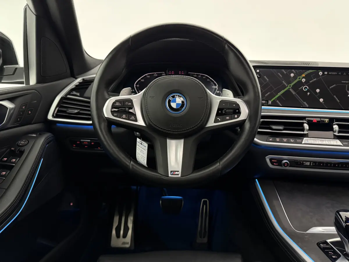 xDrive45e M-Sport Shadowline | Luchtvering | Pano | Camera | Virtual | HuD | Memory | Sfeer | Carplay