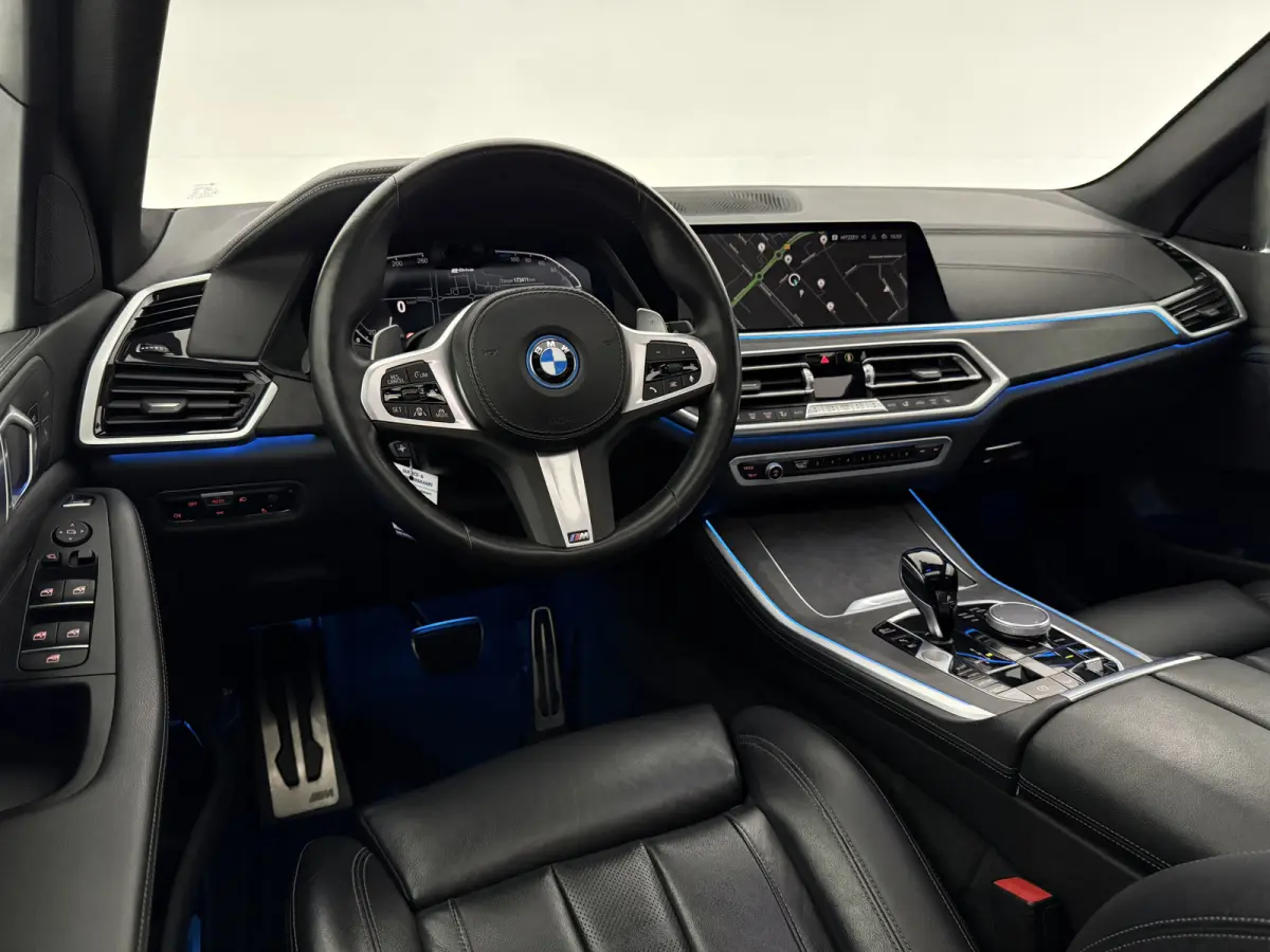 xDrive45e M-Sport Shadowline | Luchtvering | Pano | Camera | Virtual | HuD | Memory | Sfeer | Carplay