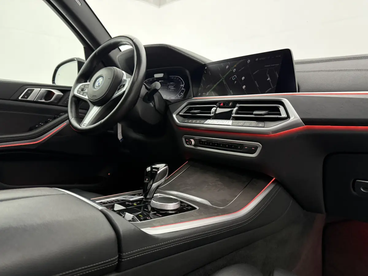 xDrive45e M-Sport Shadowline | Luchtvering | Pano | Camera | Virtual | HuD | Memory | Sfeer | Carplay