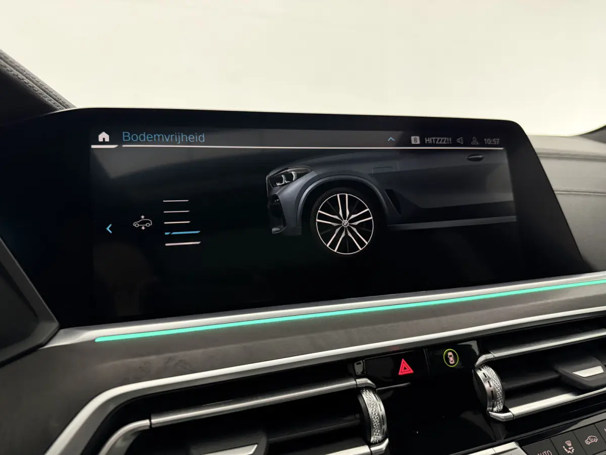 xDrive45e M-Sport Shadowline | Luchtvering | Pano | Camera | Virtual | HuD | Memory | Sfeer | Carplay