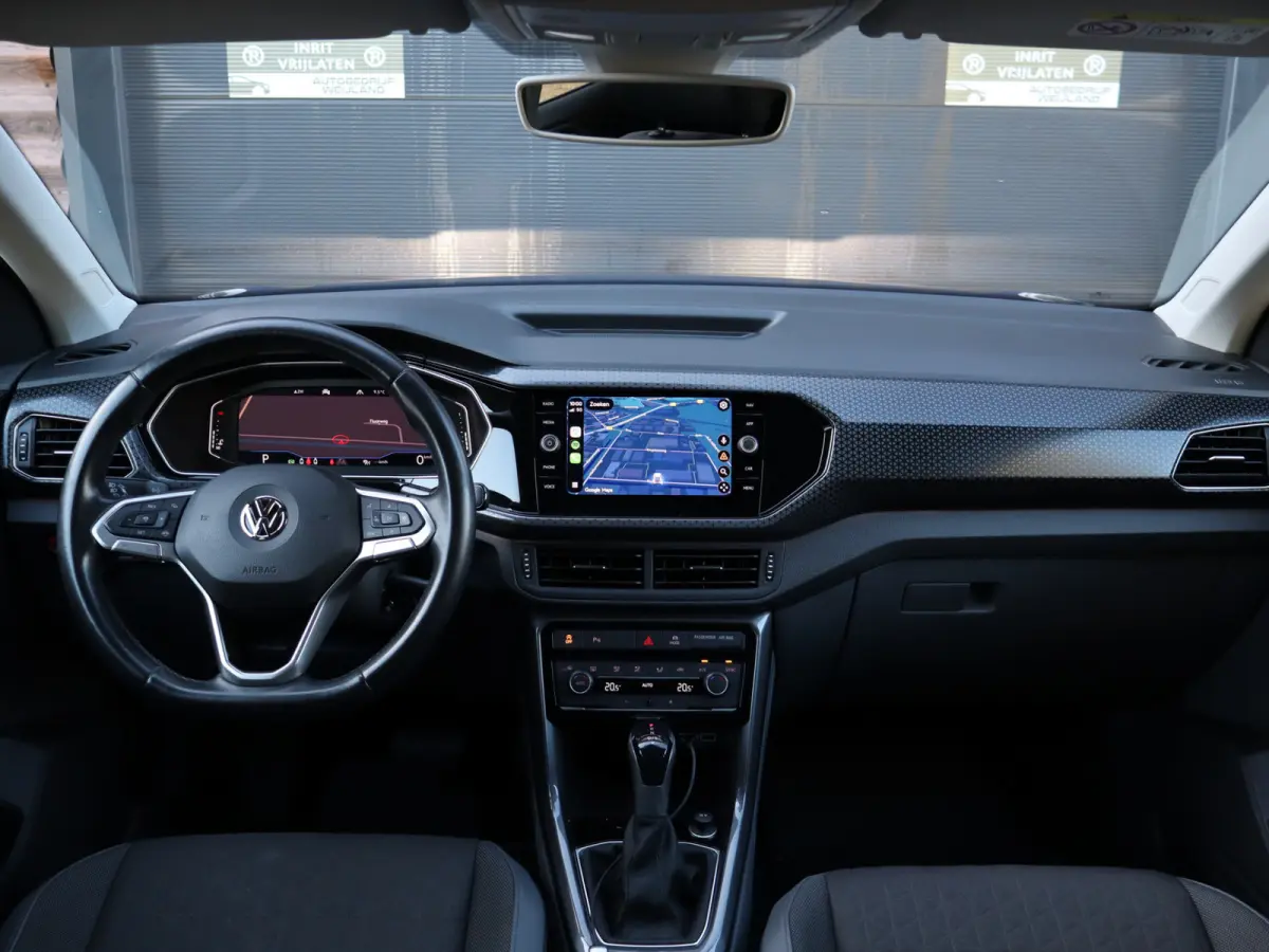1.0 TSI R-line Automaat NL-auto I R-line I Navi I Carplay I PDC I 17" I Virtual I Blis I Leer I NL-auto I