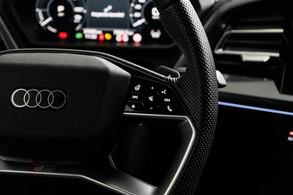 45 S Edition 82 kWh | ACC | S-Line interieur | Stoel- en stuurwielverwarming | Elektrische achterklep | 20 inch lichtmetalen velgen | VERLENGDE GARANTIE