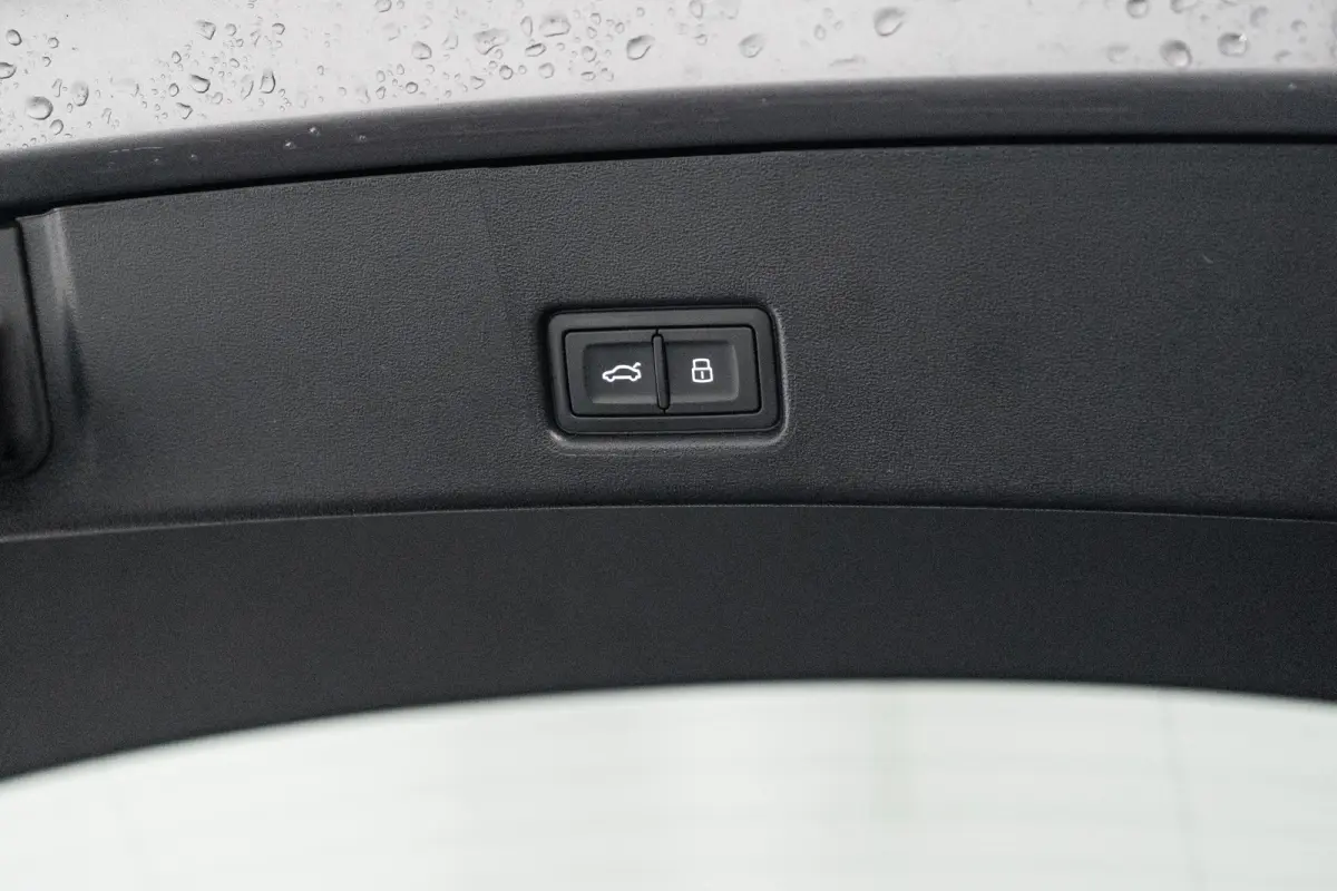 45 S Edition 82 kWh | ACC | S-Line interieur | Stoel- en stuurwielverwarming | Elektrische achterklep | 20 inch lichtmetalen velgen | VERLENGDE GARANTIE