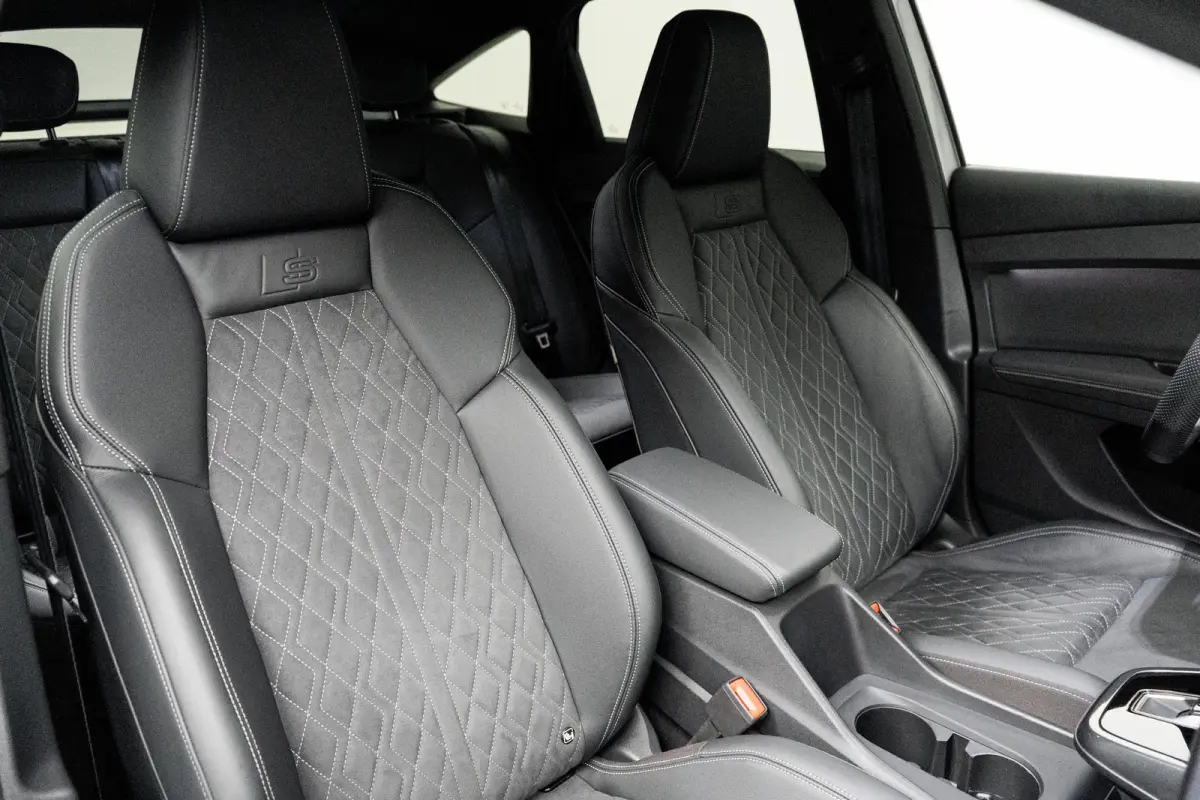 45 S Edition 82 kWh | ACC | S-Line interieur | Stoel- en stuurwielverwarming | Elektrische achterklep | 20 inch lichtmetalen velgen | VERLENGDE GARANTIE