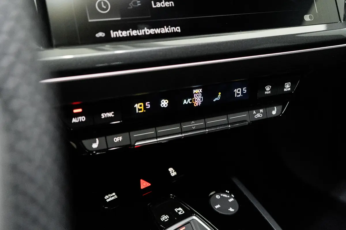 45 S Edition 82 kWh | ACC | S-Line interieur | Stoel- en stuurwielverwarming | Elektrische achterklep | 20 inch lichtmetalen velgen | VERLENGDE GARANTIE