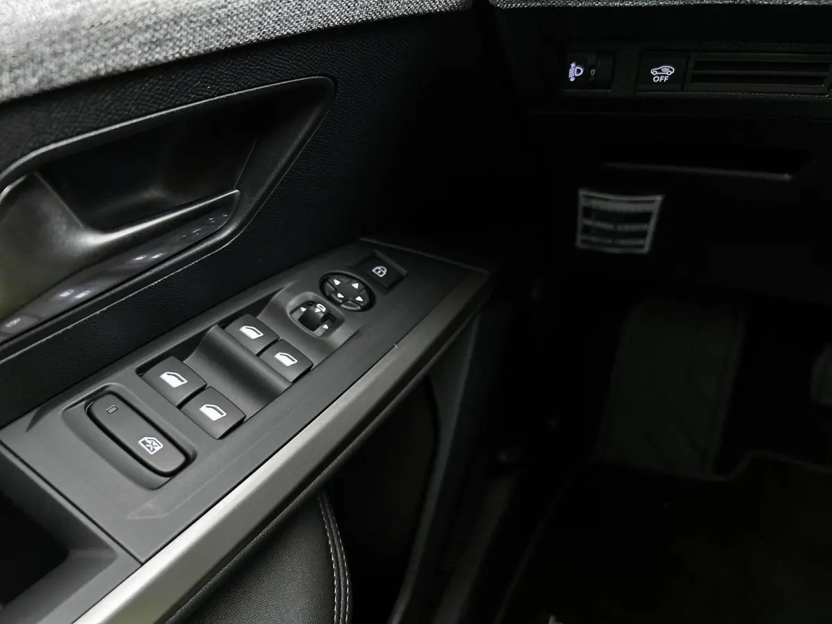 SUV Allure Avantage 73 kWh 210pk | Accu 99 % | 526km WLTP Actieradius | Navigatie | 360° Camera | Stuurverwarming | Adaptieve Cruise Control | Climate Control | Parkeersensoren v+a | Dodeho