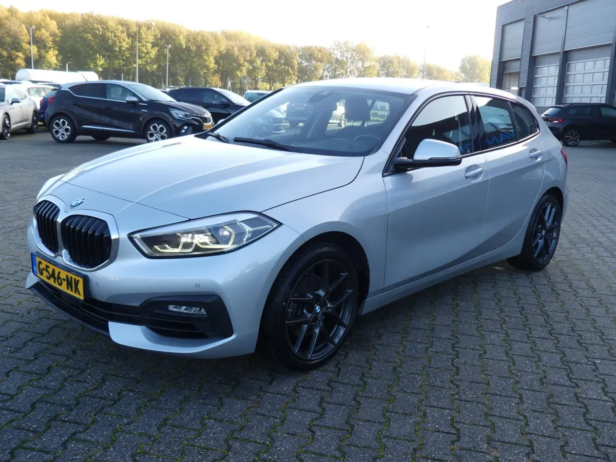 118i 140PK Automaat Executive Edition