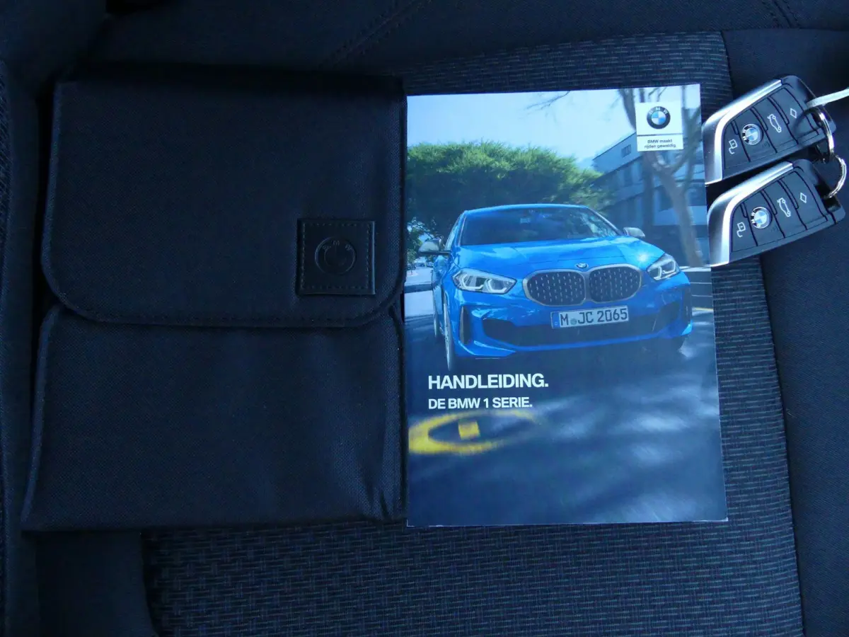 118i 140PK Automaat Executive Edition