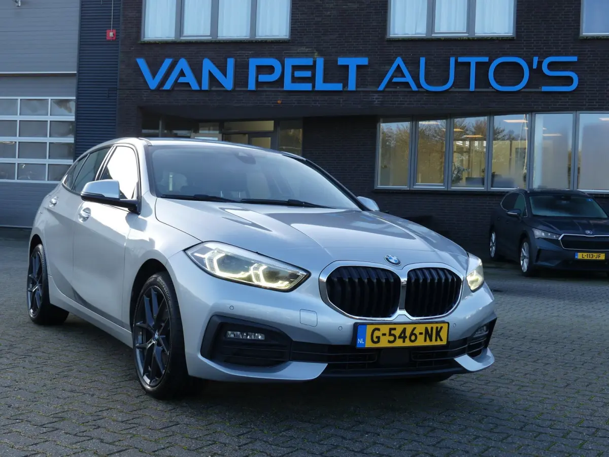118i 140PK Automaat Executive Edition