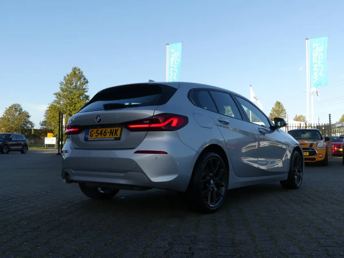 118i 140PK Automaat Executive Edition
