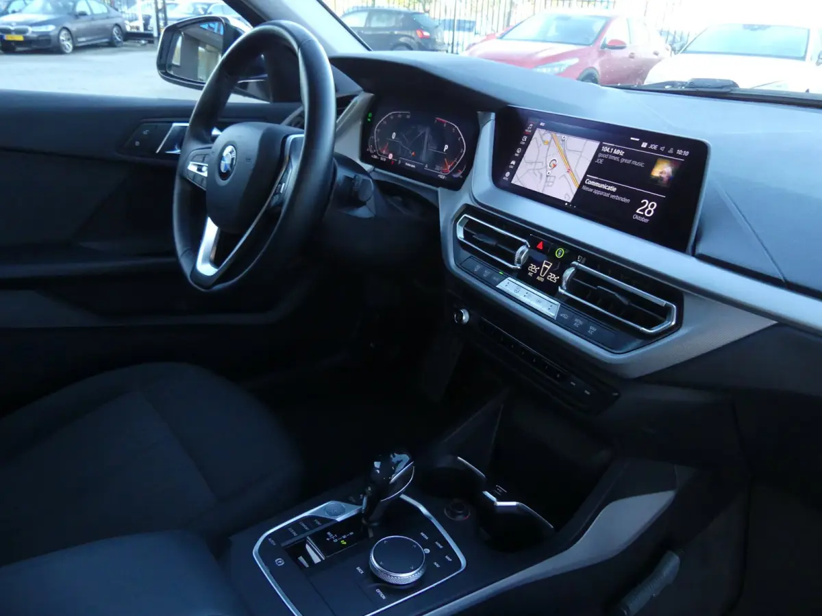 118i 140PK Automaat Executive Edition