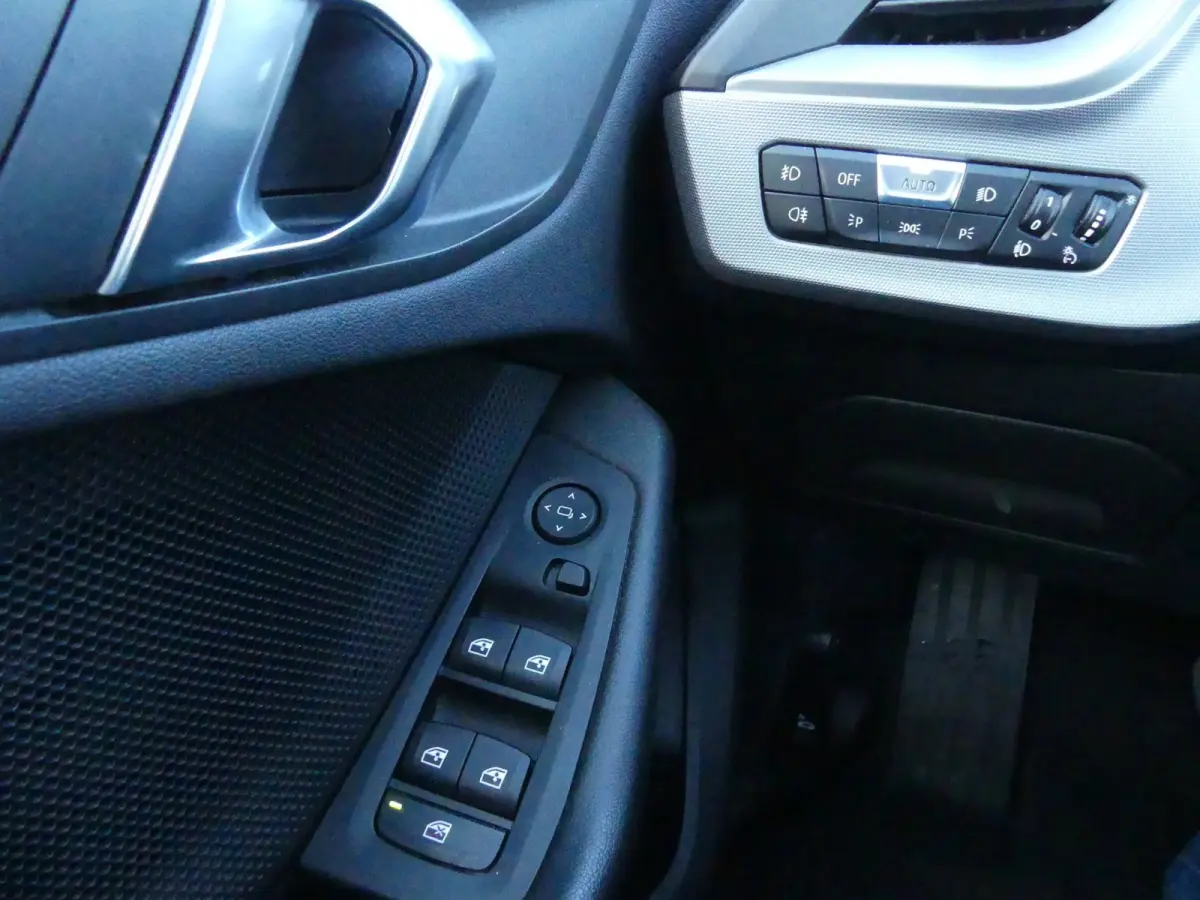118i 140PK Automaat Executive Edition
