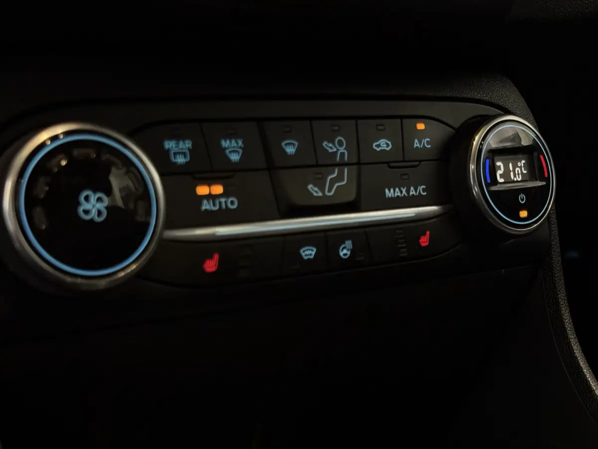 1.0 EcoBoost Vignale | HALF LEDEREN BEKLEDING | WINTER PACK | NAVI | B&O AUDIO | CAMERA | LM VELGEN |