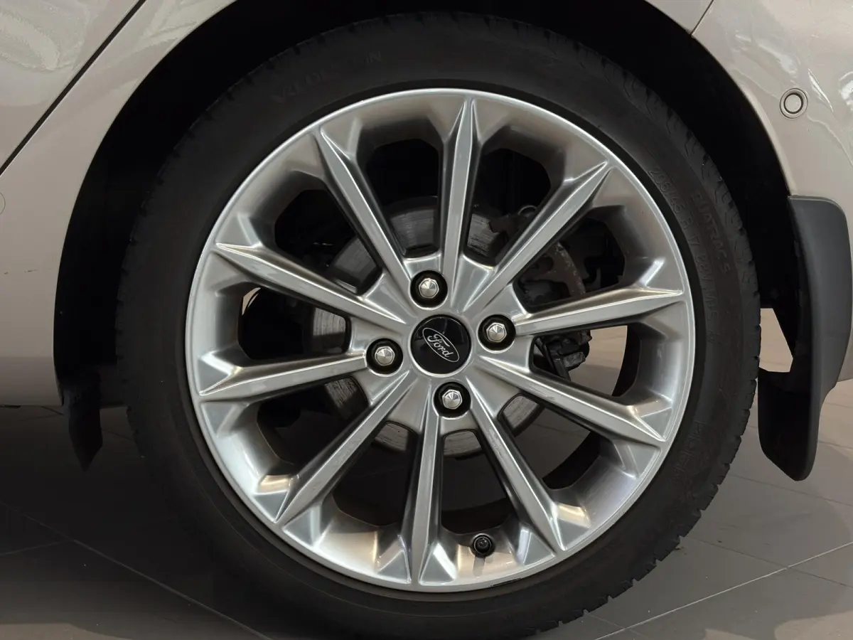 1.0 EcoBoost Vignale | HALF LEDEREN BEKLEDING | WINTER PACK | NAVI | B&O AUDIO | CAMERA | LM VELGEN |