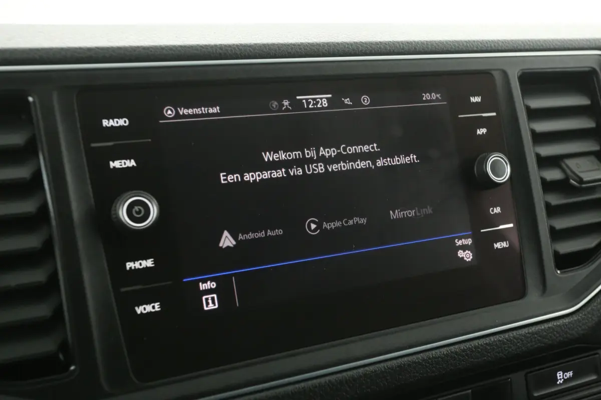 2.0 TDI L3H3 140PK 75 Edition | Automaat | Airco | Camera | Cruise | Carplay | 3000KG Trekgew. | Parkeersens.