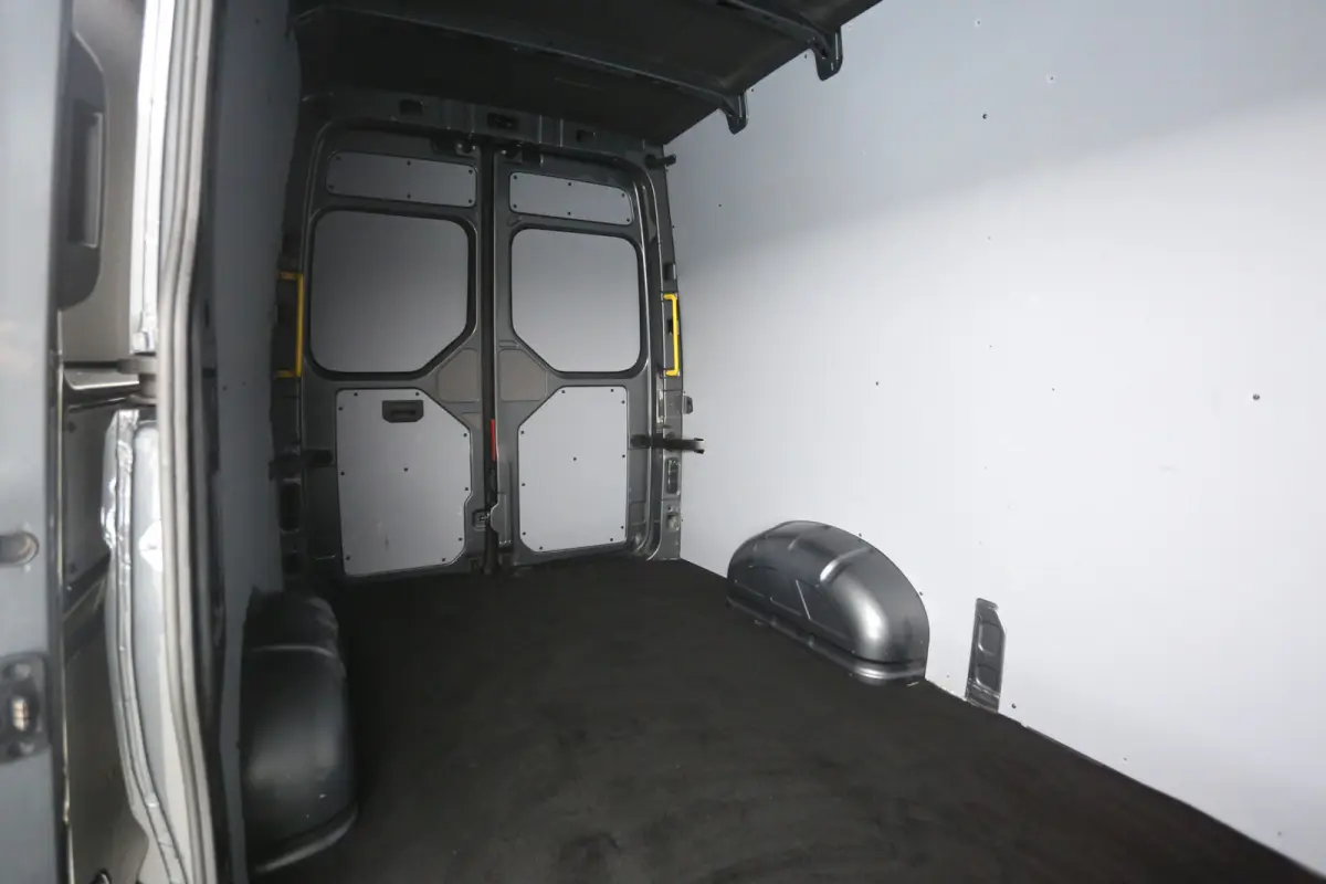 2.0 TDI L3H3 140PK 75 Edition | Automaat | Airco | Camera | Cruise | Carplay | 3000KG Trekgew. | Parkeersens.