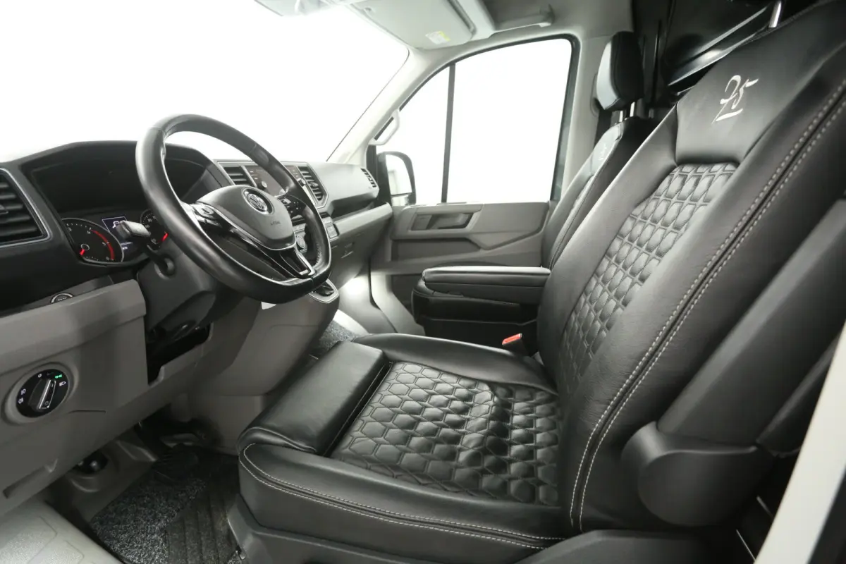 2.0 TDI L3H3 140PK 75 Edition | Automaat | Airco | Camera | Cruise | Carplay | 3000KG Trekgew. | Parkeersens.