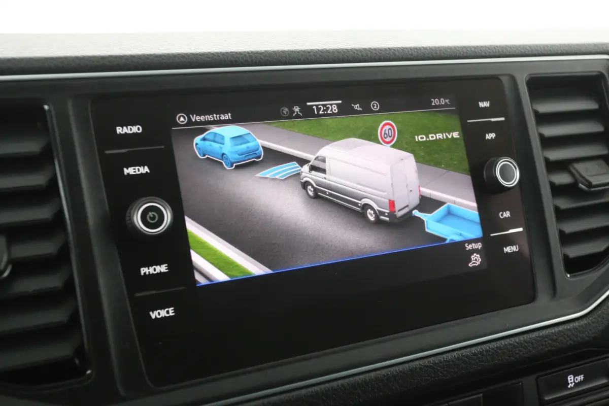 2.0 TDI L3H3 140PK 75 Edition | Automaat | Airco | Camera | Cruise | Carplay | 3000KG Trekgew. | Parkeersens.