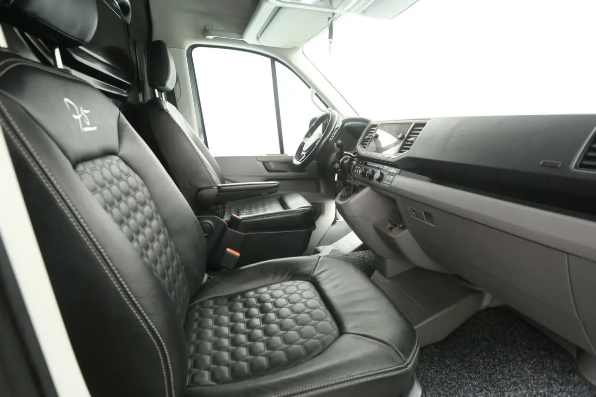 2.0 TDI L3H3 140PK 75 Edition | Automaat | Airco | Camera | Cruise | Carplay | 3000KG Trekgew. | Parkeersens.