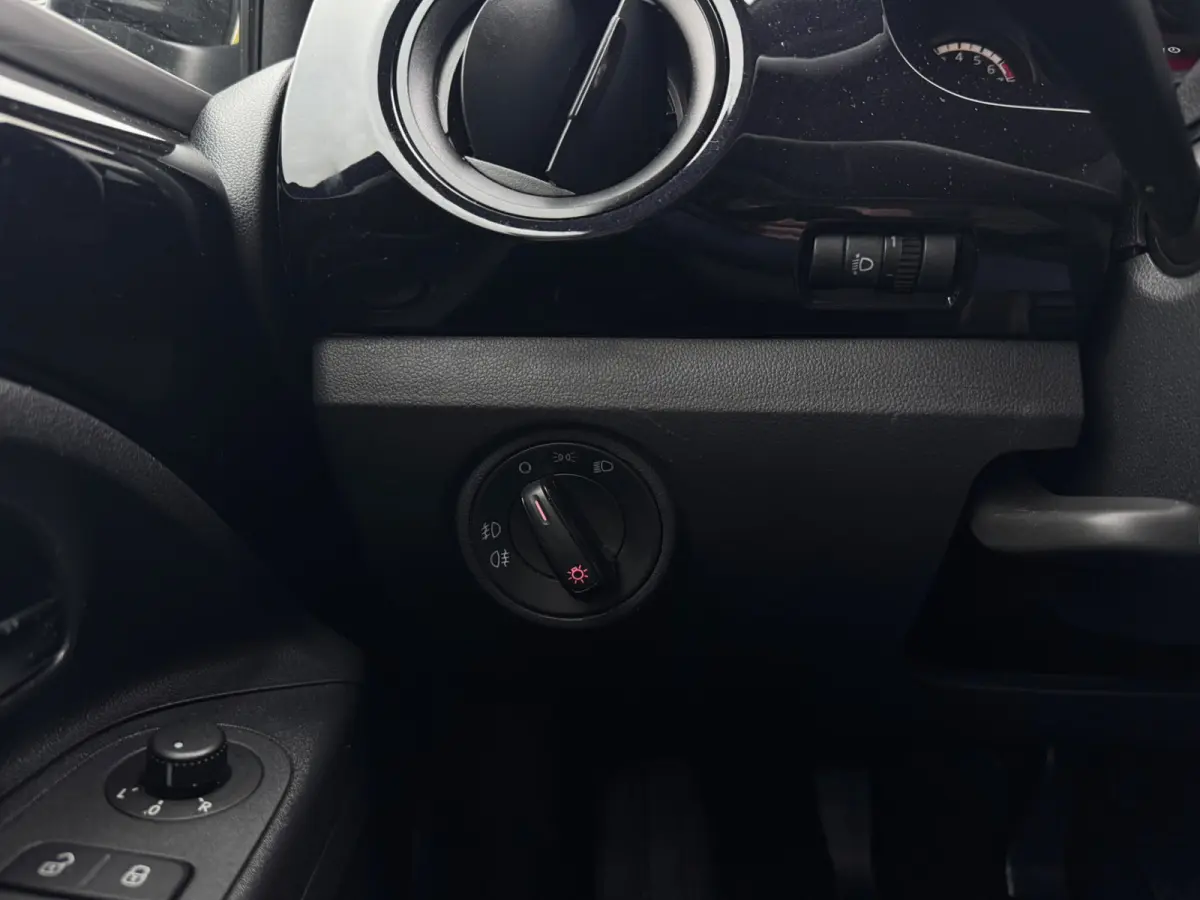 Up! 1.0 move up! BlueMotion, Airco, CarPlay, Stoelverwarming, Radio, APK