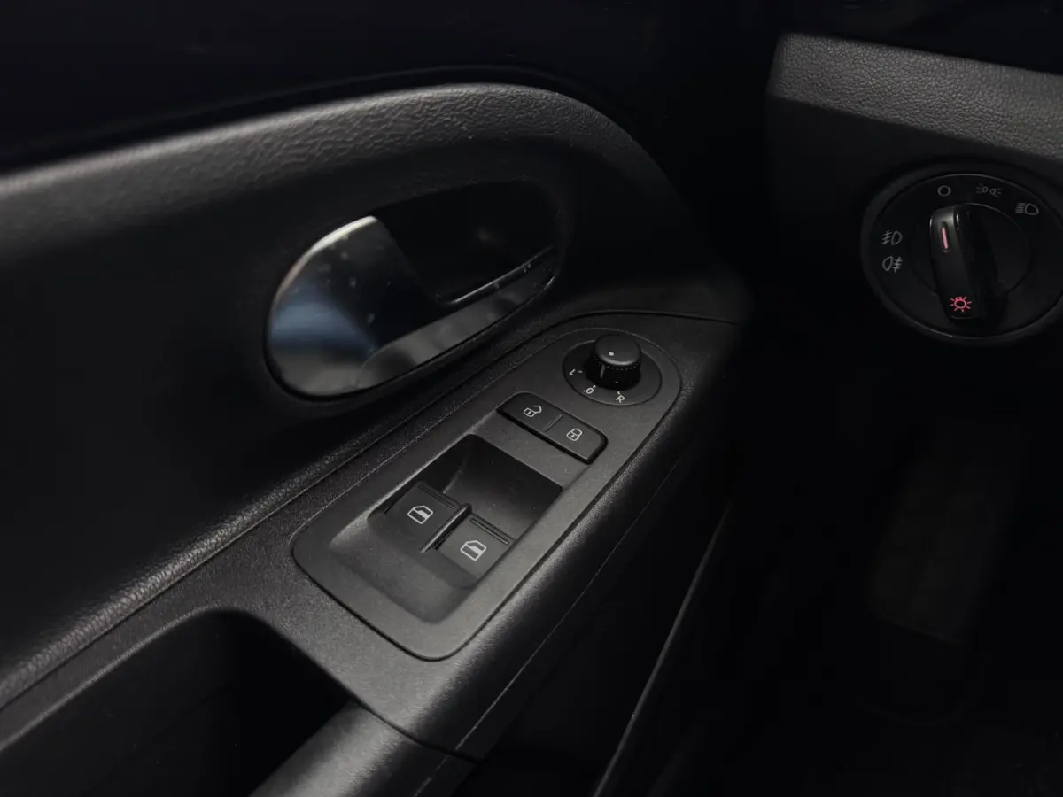Up! 1.0 move up! BlueMotion, Airco, CarPlay, Stoelverwarming, Radio, APK