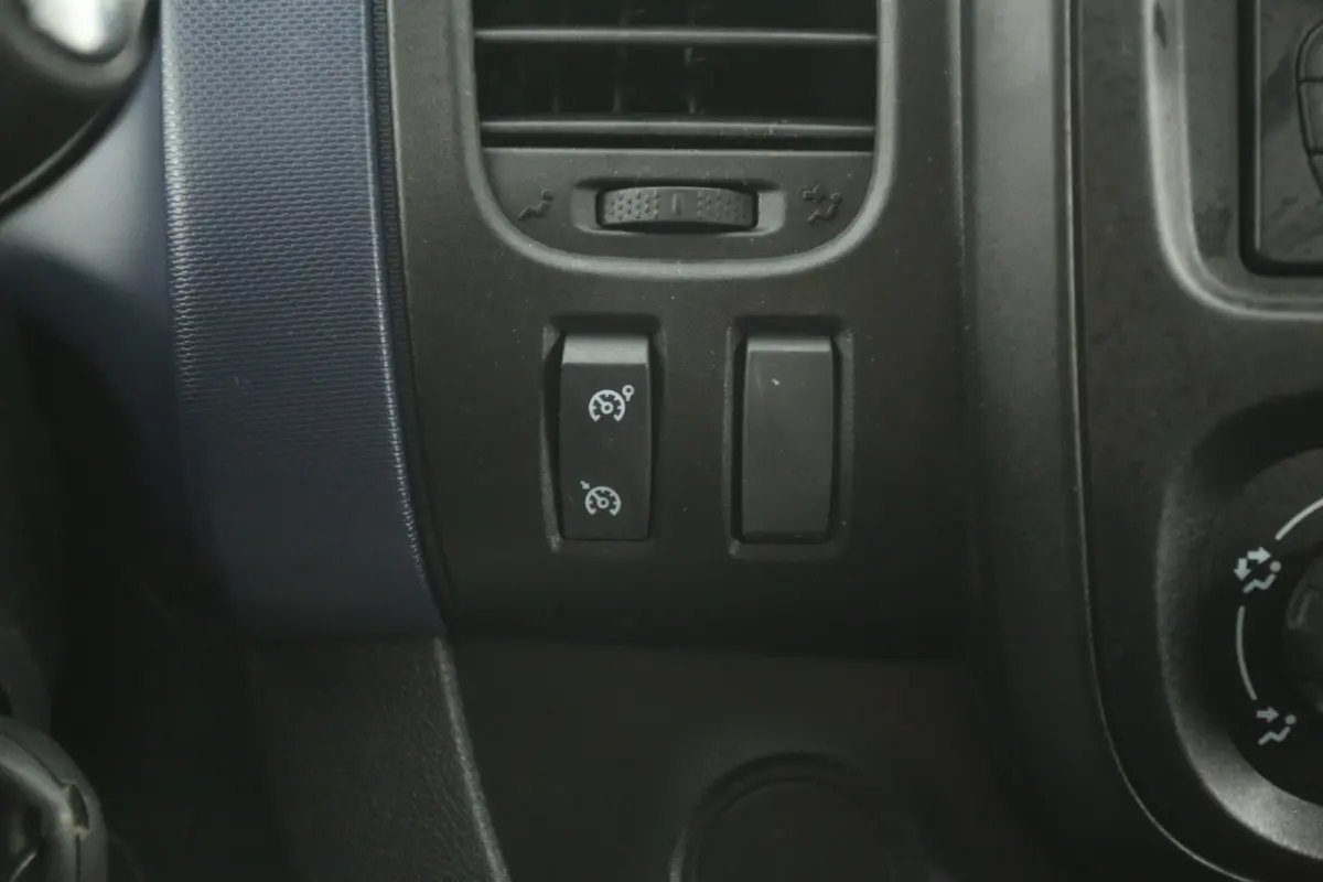 1.6 CDTI L2H1 | Dubbele Cabine | Airco | Camera | Cruise | Trekhaak