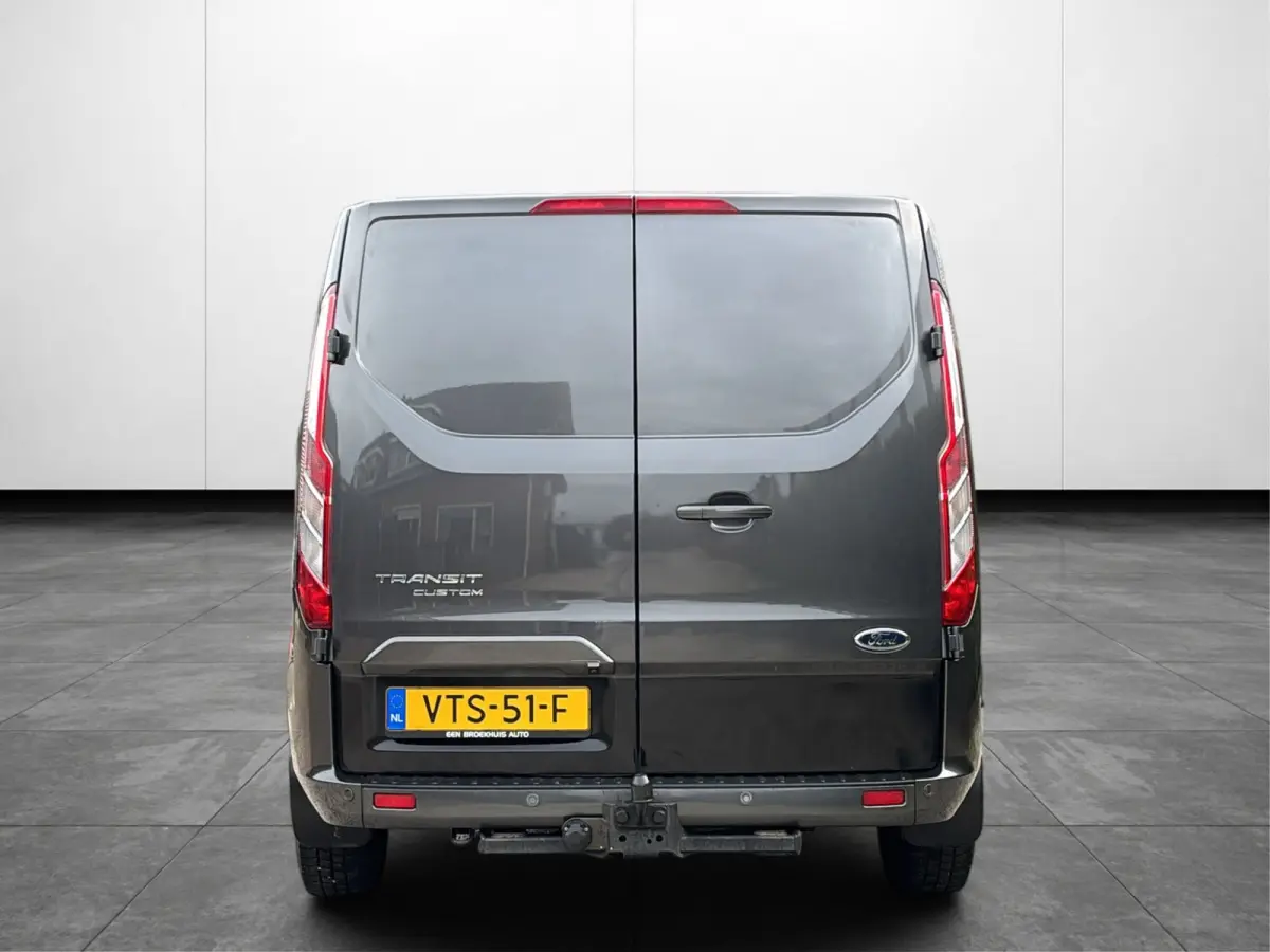 320 2.0 TDCI L1H1 Limited | Trekhaak | Sortimo inrichting | Camera | Stoelverwarming