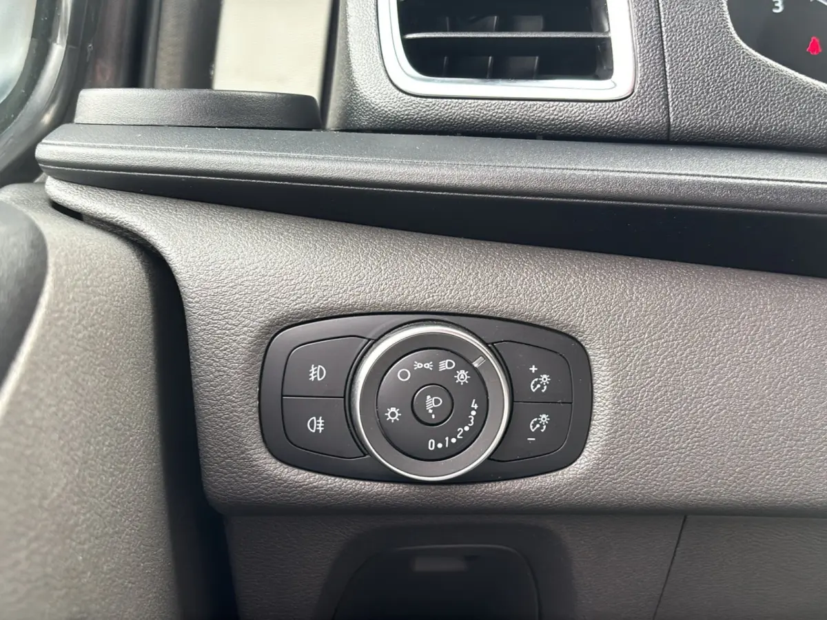 320 2.0 TDCI L1H1 Limited | Trekhaak | Sortimo inrichting | Camera | Stoelverwarming